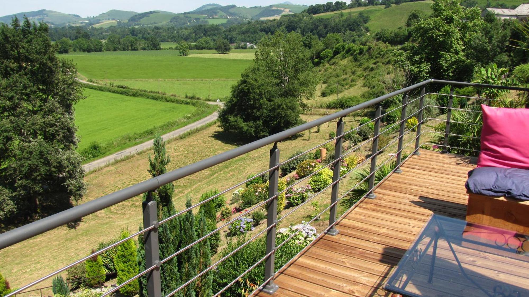 Chateau Porthos Tranquillite Des Pyrenees Lanne-en-Baretous Exterior photo